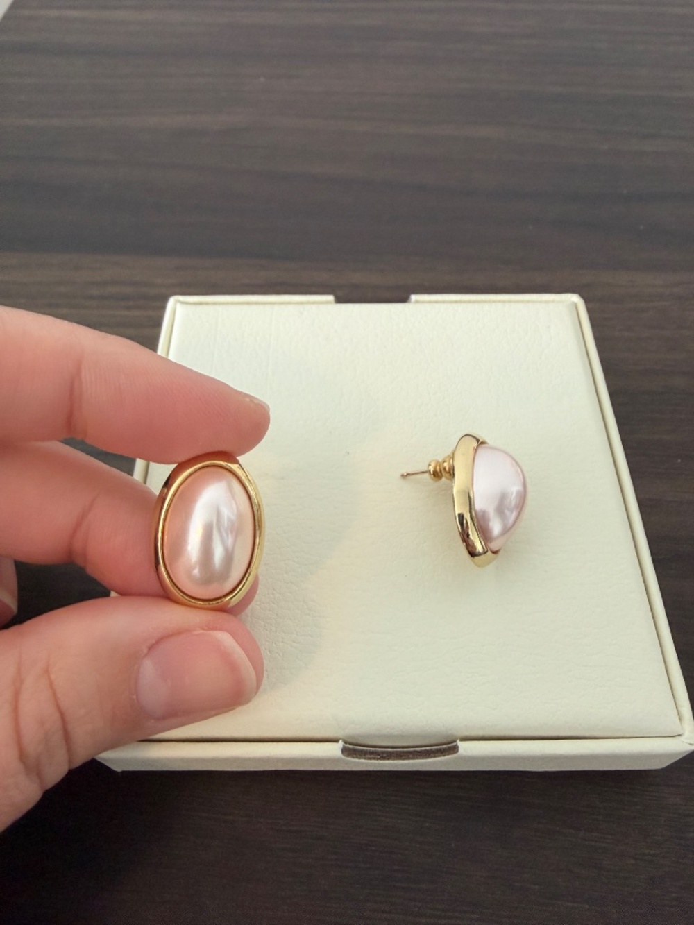Richelieu Vintage Pearl Earrings Gold Tone